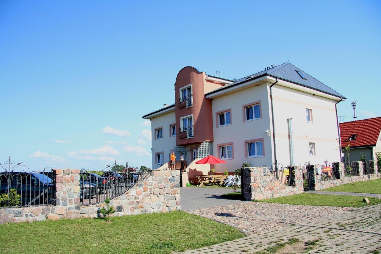 里沃Eurobaltyk住宿加早餐旅馆 外观 照片